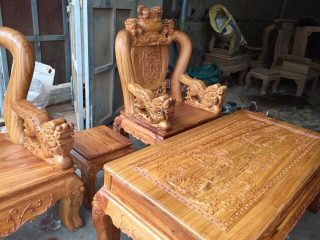 Bộ Bàn Ghế Nghê Gõ Đỏ Mặt Liền của Đồ Gỗ Phạm Gia