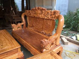 Bộ Bàn Ghế Nghê Gõ Đỏ Mặt Liền của Đồ Gỗ Phạm Gia