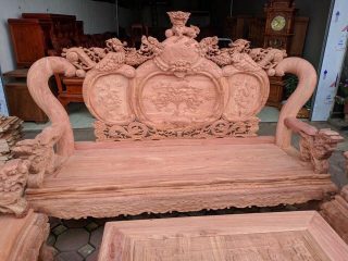 Bộ Bàn Ghế Nghê Bảo Đỉnh Hương Đá của Đồ Gỗ Phạm Gia