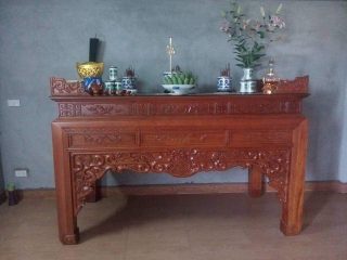 Án Gian Gỗ Gõ Đỏ Kate của Đồ Gỗ Phạm Gia