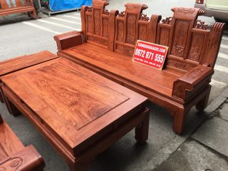 Cận cảnh vân gỗ đẹp mắt của Bộ bàn ghế Âu Á hộp 6 món gỗ hương đá chương cuốn thư 30tr (Chú Long, Thanh Hóa)