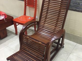 Ghế lười gỗ căm xe có chất lượng tương xứng với giá thành