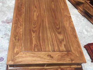 Mặt bàn bộ bàn ghế Tần Thủy Hoàng gỗ hương vân tay cột 14 bộ 6 món