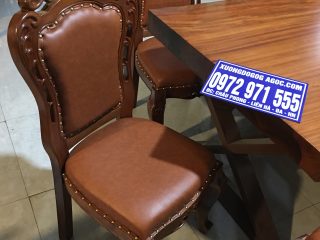 Bàn ăn nguyên tấm gỗ gõ đỏ 8 ghế louis bọc da cao cấp (Anh Phúc, Hà Nội)