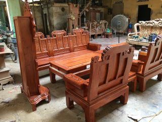 Bộ bàn ghế Âu Á tay hộp chương voi gỗ hương đá (Chú Dương, Tuyên Quang)