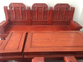 Bộ bàn ghế Âu Á hộp gỗ gõ đỏ chương voi (Anh Quỳnh, Hà Tĩnh)