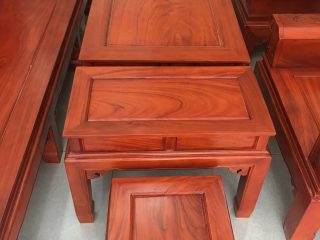 Bộ bàn ghế Âu Á hộp gỗ gõ đỏ chương voi (Anh Quỳnh, Hà Tĩnh)