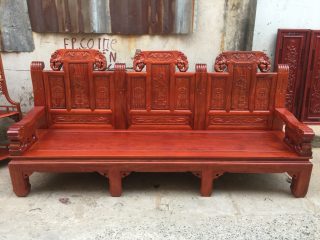 Bộ bàn ghế Âu Á hộp gỗ gõ đỏ chương voi tay voi đục nguyên con (Cô Lan, Thủy Nguyên, Hải Phòng)