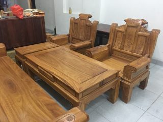 Bộ bàn ghế Âu Á hộp gỗ gõ đỏ chương cuốn thư phun màu trần vân gỗ