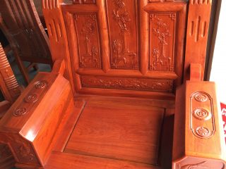 Bộ bàn ghế Âu Á tay hộp 6 món gỗ hương đá chương cuốn thư (Cô Suốt, Hải Dương)