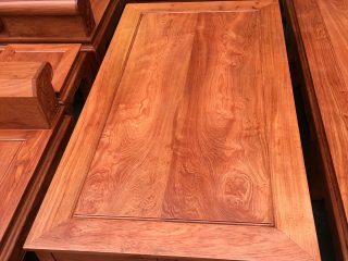 Bộ bàn ghế Âu Á hộp gỗ hương đá chương cuốn thư 6 món (Anh Hải, Hà Nội)