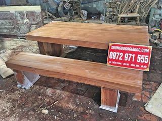 Bàn ăn nguyên khối 3 tấm gỗ xoan đào (Anh Bách, Lai Châu)