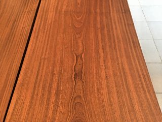 Chiếu ngựa nguyên khối gỗ xoan đào 180x250x13cm mặt 2 lá (Anh Bình, Sơn La)