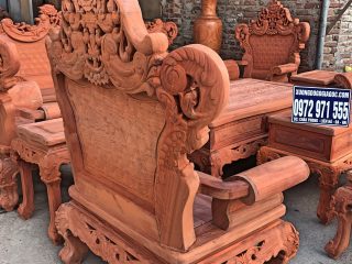 Bộ bàn ghế Hoàng Gia gỗ hương đỏ 12 món tay liền khối (Anh Tân, Quảng Ninh)