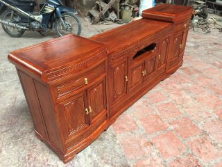 Kệ tivi mẫu cánh cong gỗ hương vân (Chị Thủy, Quảng Ninh)