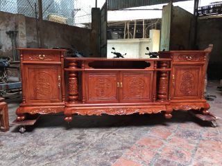 Kệ tivi cột nho 4 cánh 2m4 gỗ hương đá (Anh Quang, Hải Dương)