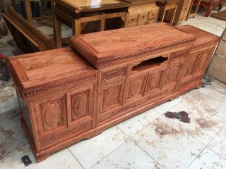 Kệ tivi mõ lồi gỗ hương đá 2m2 (Chú Thái, Phú Thọ)