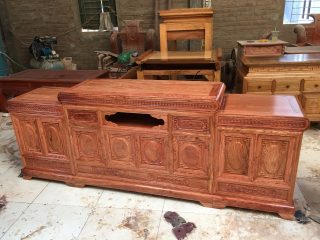 Kệ tivi mõ lồi gỗ hương đá 2m2 (Chú Thái, Phú Thọ)