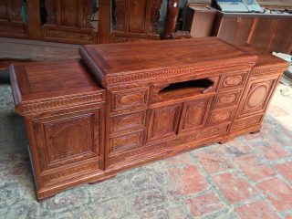 Kệ tivi mõ lồi gỗ hương vân siêu đẹp (Bác Tình, Tuyên Quang)