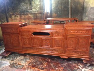 Kệ tivi mõ lõm 2m2 gỗ hương đá đục tứ quý (Bác Hải, Bắc Ninh)