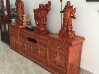 Kệ tivi mõ lõm 2m2 gỗ hương đá đục tứ quý (Bác Hải, Bắc Ninh)