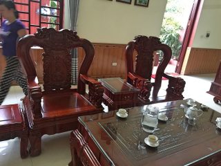 Bộ bàn ghế Minh Quốc voi chiến tay 12 gỗ hương huyết Nam Phi (Chú Hào, Hà Tĩnh)