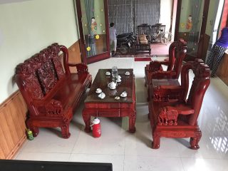 Bộ bàn ghế Minh Quốc voi chiến tay 12 gỗ hương huyết Nam Phi (Chú Hào, Hà Tĩnh)