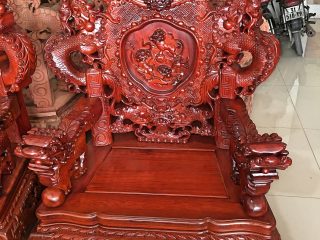 Bộ bàn ghế đỉnh rồng 10 món gỗ hương đỏ chân 12 (Anh Trung, Nam Định)