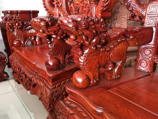 Bộ bàn ghế đỉnh rồng 10 món gỗ hương đỏ chân 12 (Anh Trung, Nam Định)