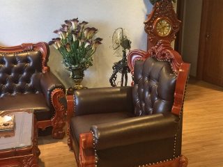 Sofa tân cổ điển gỗ gõ đỏ bọc da cao cấp (Anh Khởi, Hải Phòng)