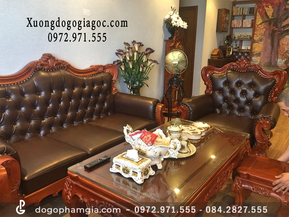 Sofa tân cổ điển: Nếu bạn muốn tạo ra một phong cách nội thất tân cổ điển đầy tinh tế và sang trọng, hãy đến với chúng tôi. Với một loạt các lựa chọn sofa tân cổ điển đa dạng và chất lượng cao, bạn sẽ dễ dàng tìm ra một sản phẩm phù hợp với sở thích và phù hợp với nội thất của gia đình.