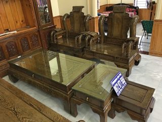 Bộ bàn ghế Tần Thủy Hoàng 6 món tay cột 12 gỗ mun đuôi công (Anh Độ, Hải Dương)