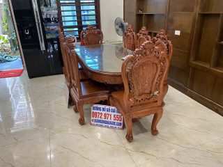 Bộ bàn ăn bầu dục 8 ghế hồng hạc gỗ hương đá đục 2 mặt (Anh Long, Thái Bình)