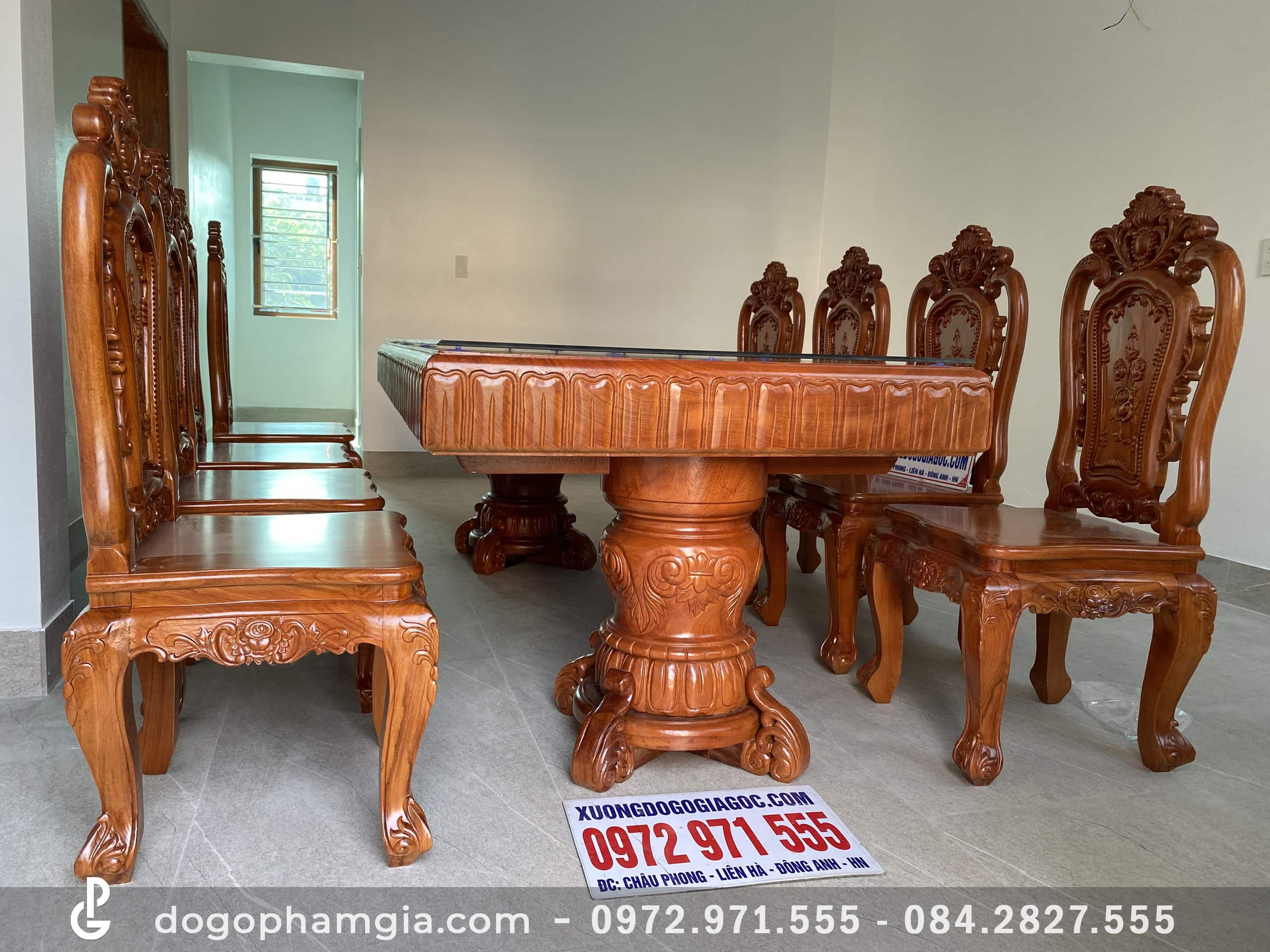 Bàn ăn nguyên khối gỗ Gõ bộ 8 ghế hồng hạc đục 2 mặt siêu đẹp không chỉ là một sản phẩm nội thất mà còn là một tác phẩm nghệ thuật. Với độ chính xác và kỹ thuật đục đẹp mắt, sản phẩm này là một sự lựa chọn cho những người yêu thích nghệ thuật và độc đáo.