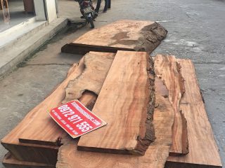 Phản gỗ nguyên tấm gỗ xoan đào 1m8x2m dày 20cm (Anh Hướng, Bắc Ninh)