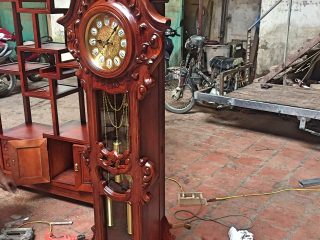 Đồng hồ cây gỗ hương đá 210x80cm mẫu đục hoa lá tây (Anh Giáp, Thanh Hóa)