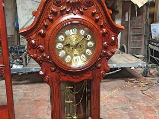 Đồng hồ cây gỗ hương đá 210x80cm mẫu đục hoa lá tây (Anh Giáp, Thanh Hóa)