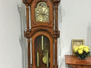 Đồng hồ cây mẫu tứ trụ gỗ hương vân 210x80cm (Anh Sơn, Nam Định)