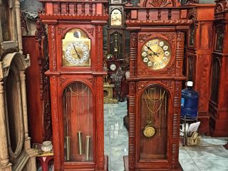 Đồng hồ cây mẫu tứ trụ 180x60cm gỗ hương vân phun PU cánh gián (Chú Linh, Hà Nội)