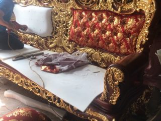 Bàn ghế hoàng gia chân 14 bọc nỉ dát vàng (Anh Vĩnh, Hải Phòng)