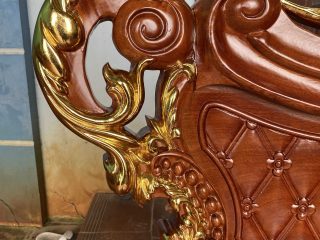 Bộ bàn ghế Hoàng Gia v3 gỗ gõ đỏ 6 món dát vàng (Chú Quyền, Ninh Bình)