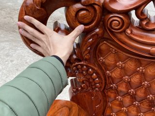 Bộ bàn ghế Hoàng Gia v4 gỗ hương đá 6 món mặt bàn đục hoa lá tây