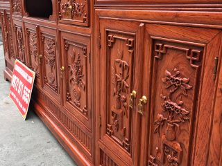Kệ tivi mõ lồi gỗ hương đá 2m4 đục tứ quý (Chú Mão, Nam Định)