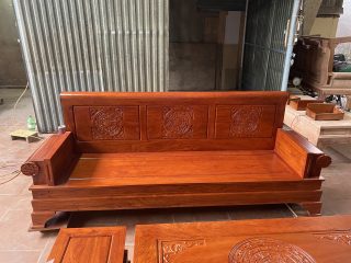 Bộ bàn ghế Sofa pháo gỗ hương đá đục trống đồng (Anh Mão, Bắc Ninh)