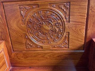 Bộ bàn ghế Sofa pháo gỗ hương đá đục trống đồng (Anh Mão, Bắc Ninh)