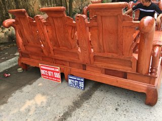 Bộ bàn ghế Tần Thủy Hoàng tay liền khối 14cm gỗ hương đá (Anh Hiệp, Nghệ An)