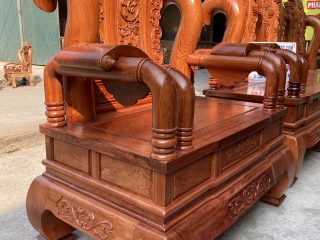 Bộ bàn ghế Tần Thuỷ Hoàng 7 món tay cột 12 gỗ hương đá (Anh Trinh, Yên Bái)