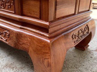 Bộ bàn ghế Tần Thuỷ Hoàng 7 món tay cột 12 gỗ hương đá (Anh Trinh, Yên Bái)