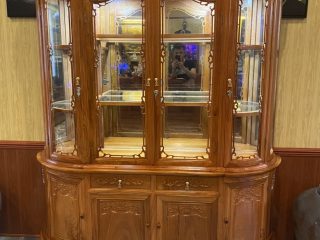 Tủ rượu bán nguyệt mẫu tân cổ điển gỗ hương (Anh Đoàn, Hà Nội)
