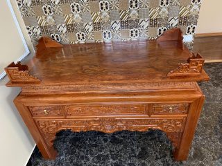 Án gian gỗ hương đá chọn vân chân 10cm đục hoa sen (Anh Bắc, Lạng Sơn)